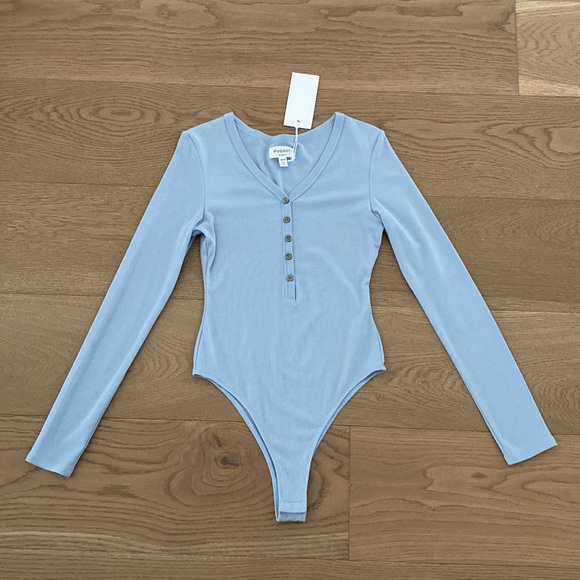 Hudson North Women’s Henley Long Sleeve Body Suit. Light Blue. Size XS. NWT. - Picture 10 of 11